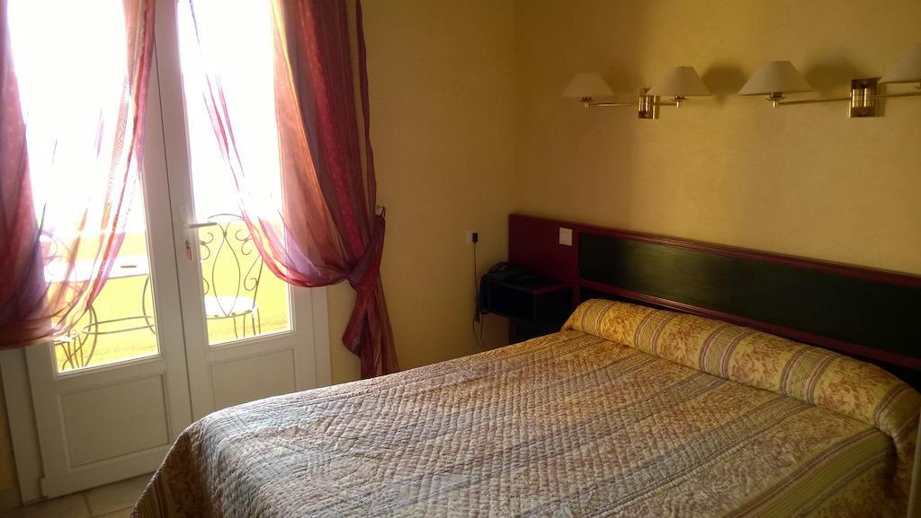 Hotel Les Cavalets Бодюен Стая снимка