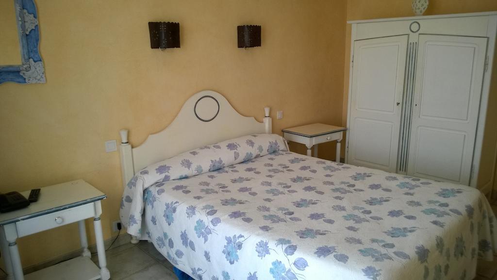 Hotel Les Cavalets Бодюен Стая снимка