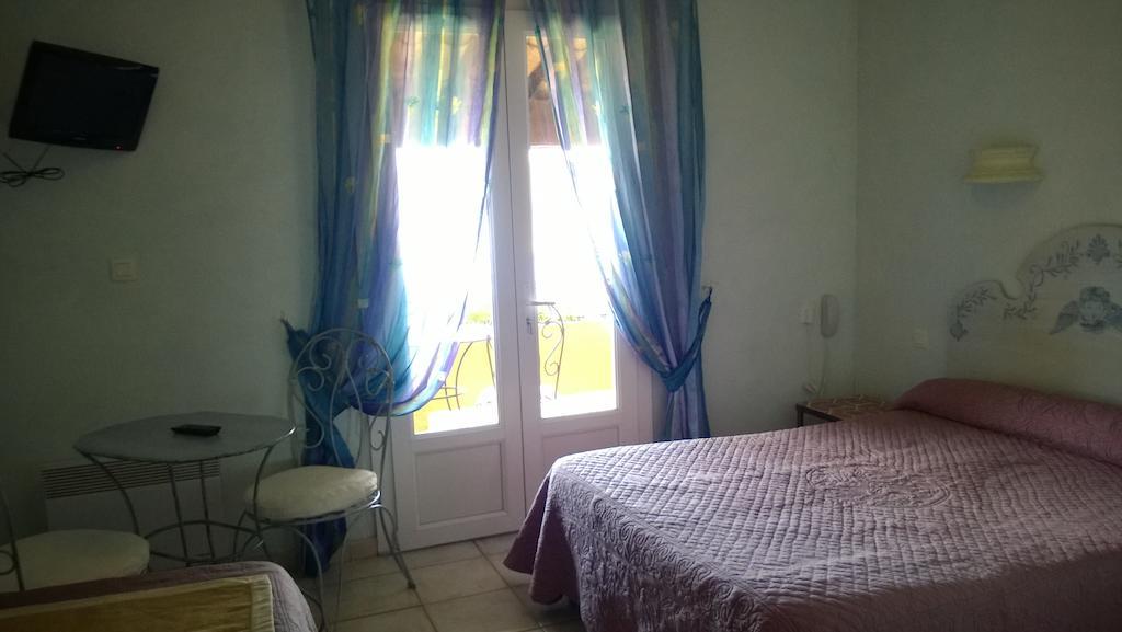 Hotel Les Cavalets Бодюен Стая снимка
