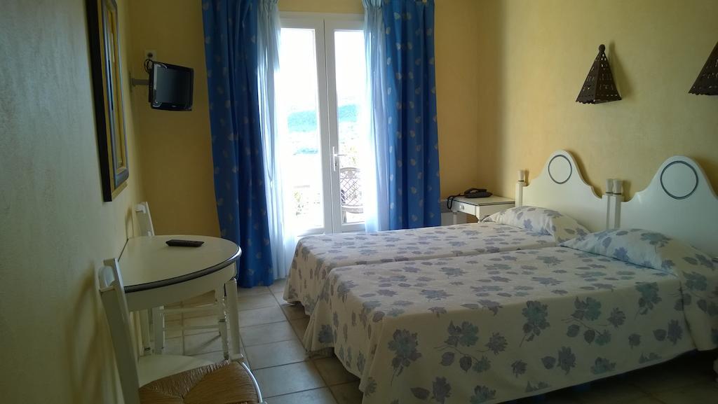 Hotel Les Cavalets Бодюен Стая снимка