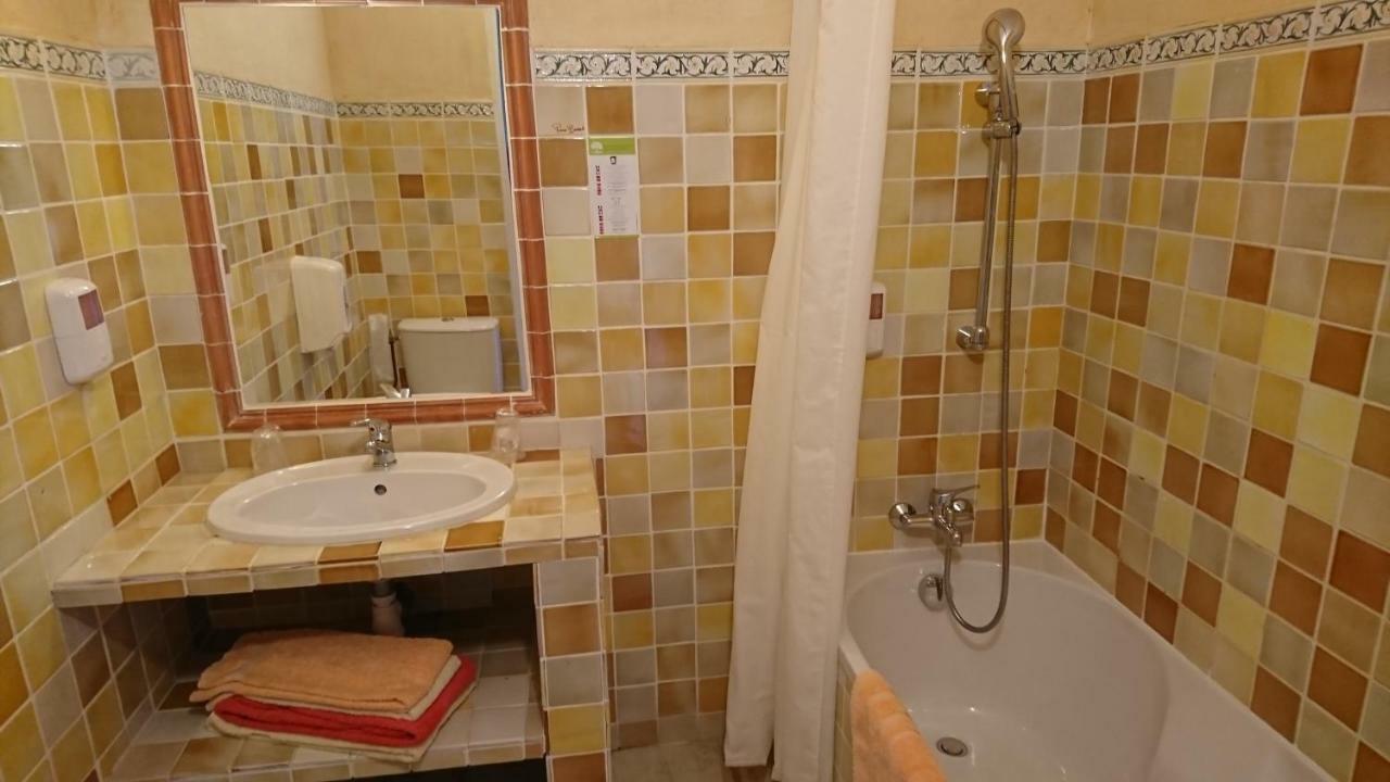 Hotel Les Cavalets Бодюен Екстериор снимка